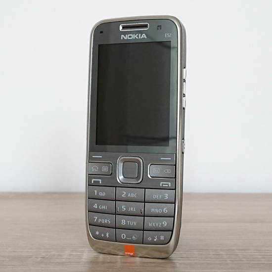 Nokia E52